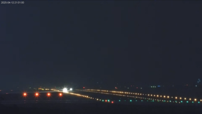 暴雨襲擊桃園機場：多架航班改降高雄，旅客面臨延誤困擾