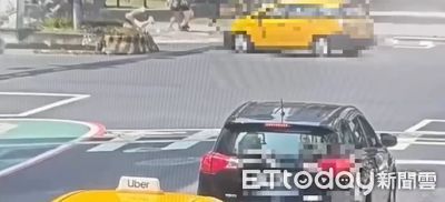 驚險畫面曝!北市中山區機車衝人行道撞傷2人 肇事原因曝光