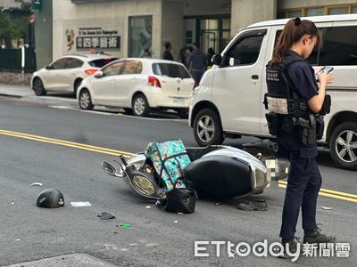 快訊/幼兒園前離奇車禍!騎士搖晃自摔命危 接孩爸媽驚悚目擊