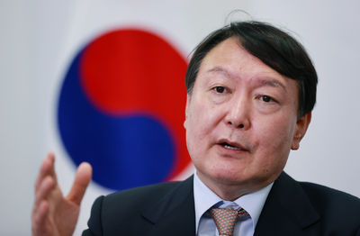 從檢察官到戒嚴總統：尹錫悅的權力與爭議之路
