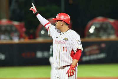 朱育賢首戰披龍袍一擊制勝 味全龍鋼龍完封台鋼雄鷹