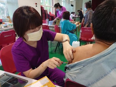 疫情急升！桃園衛生局緊急呼籲：速接種疫苗防重症
