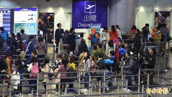 公司員工旅遊預算僅2萬，網友一致推薦直接發現金最實在