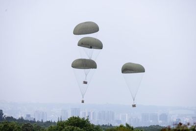 C-130運輸機助力542旅空投演練 提升軍事補給效能
