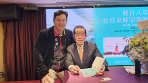 睽違17年再重逢 謝長廷勉薛兆基發揮在地優勢拼議員