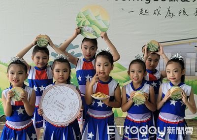 Feeling18攜手良顯堂推公益 萬份餅乾獻偏鄉 暑假開幕靠山咖哩旗艦店