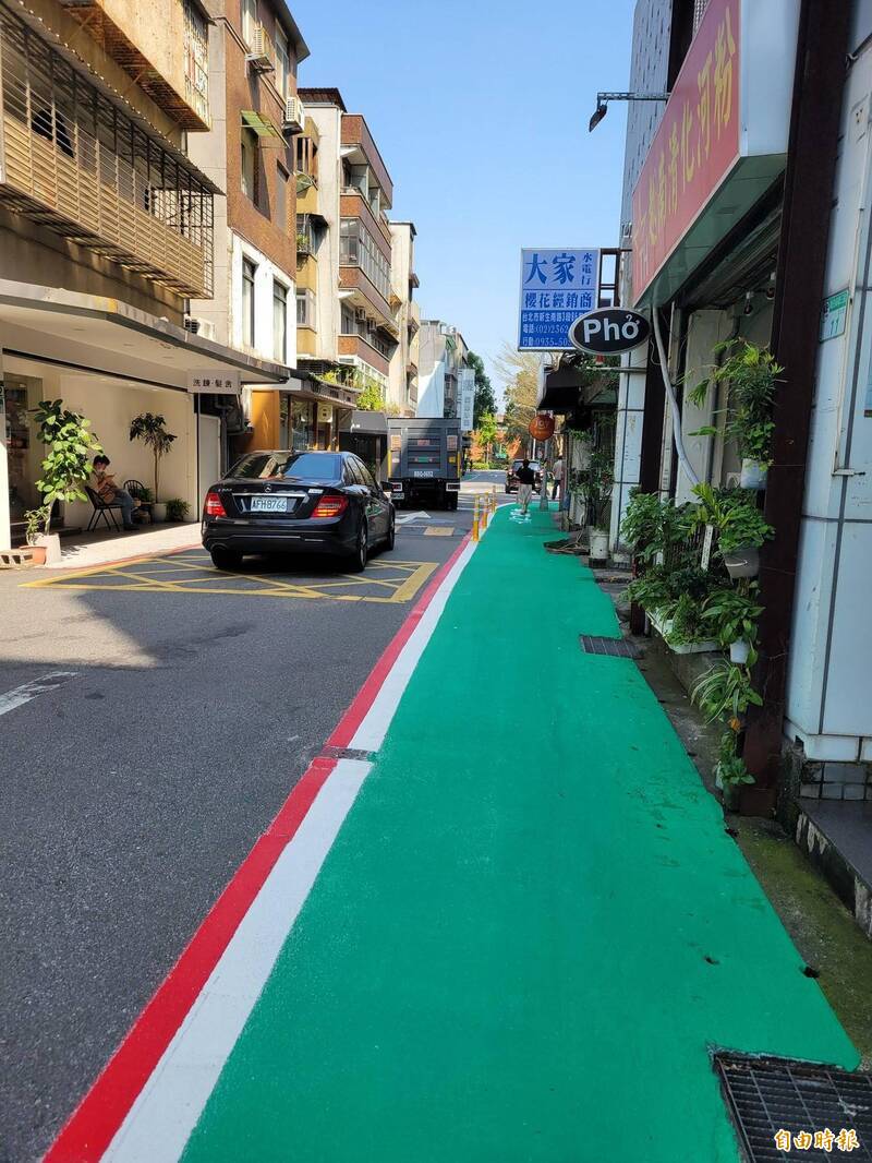 台北大學里推出分級「健智步道」 助長輩安心健走