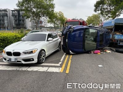 台中驚險車禍：休旅車與BMW相撞側翻，駕駛受困消防緊急救援