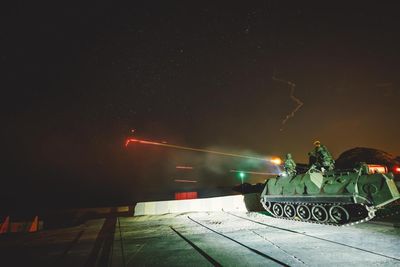 馬防部雲台操演 CM21甲車夜間射擊海空目標