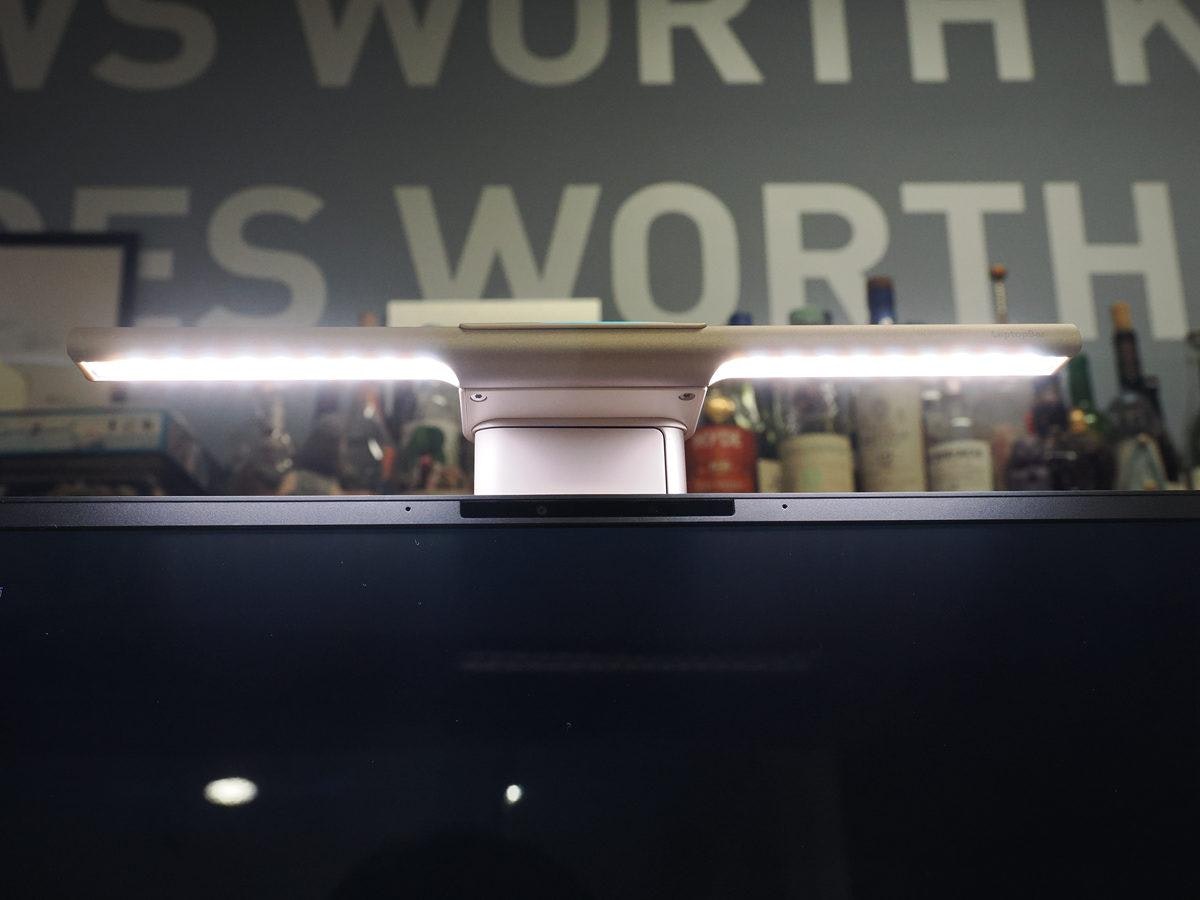 BenQ LaptopBar筆電評測,經常在外差旅使用筆電的護眼神器