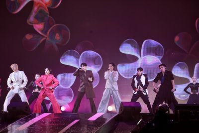 Ozone驚喜致敬三天后！高雄巨蛋演唱會引爆全場尖叫