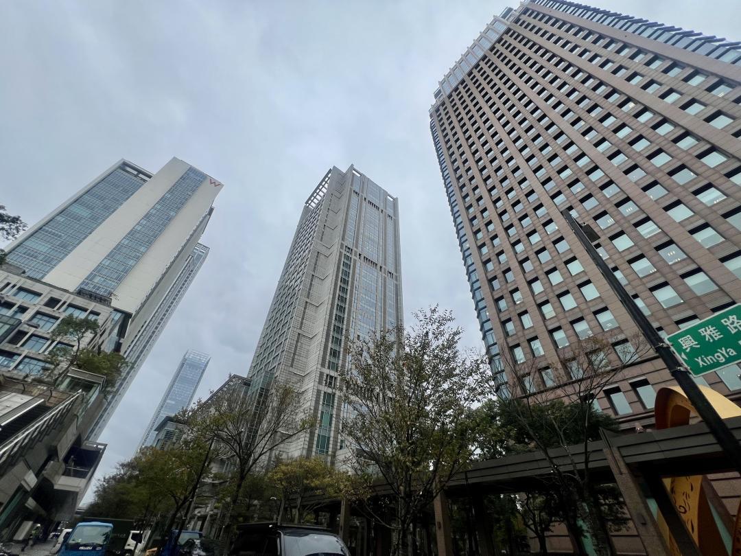 2025首季商用不動產與土地交易雙降，專家預測工業類不動產成為市場新寵