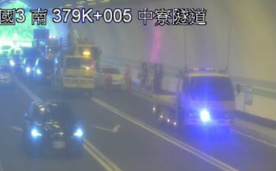 國3高雄中寮隧道驚傳4車追撞 車流回堵達7公里