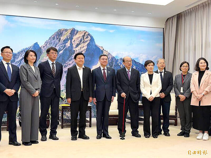 台灣面臨美國關稅衝擊，行政院長承諾提交報告