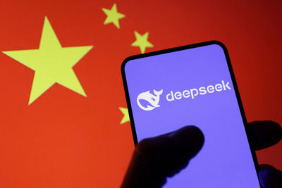 中國AI政策的最後挑戰：政治信任與全球市場的較量