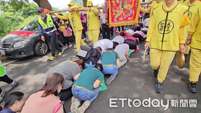 竹山秀傳醫院護理師熱情迎接白沙屯媽祖 祈求健康平安慶祝護師節