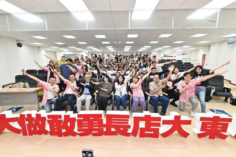 屏東大店長邁向新里程碑：第11期開訓36名青年創業家迎接多元挑戰