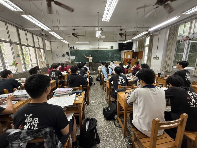 台中二中新學年度取消性別比例限制，推動男女混合編班