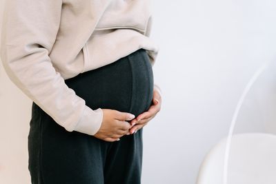 22歲女「蹭一蹭」意外懷孕！醫師揭露驚人真相