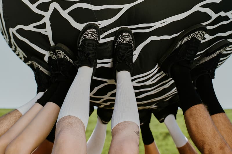 PLEASURES 與 Reebok 攜手致敬 Joy Division，推出全新聯名系列