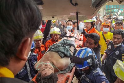 緬甸強震奇蹟：男子被埋144小時後成功獲救