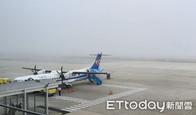 濃霧籠罩金門機場 單日取消25航班旅客大受影響