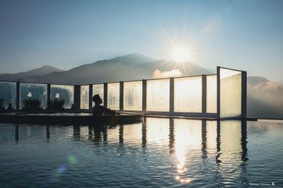 漢來日月行館開箱!坐擁無邊際泳池 沉浸巡禮大師名作