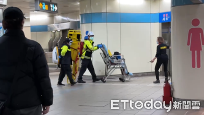 北捷驚魂！府中站女子落軌身亡 列車停駛旅客走軌道疏散