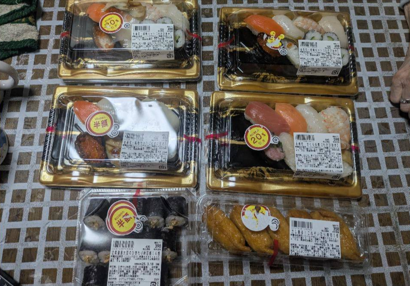 失智母買了6人份壽司 兒恍然大悟淚崩:最美好的禮物