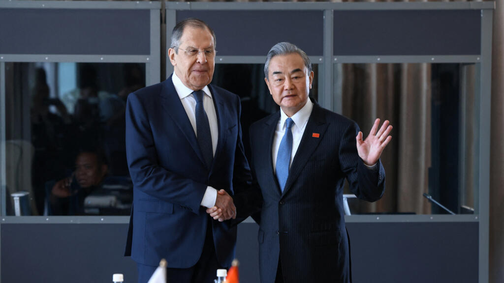 中俄友谊面临考验：王毅访俄之际，地缘政治动荡如何影响两国关系？