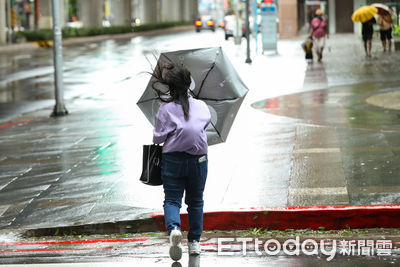 北部遭大雷雨突襲！民眾驚呼電燈閃爍，恐有停電風險