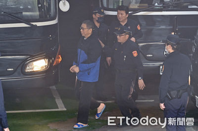 快訊/柯文哲戒護外醫 23:30離開醫院返回北所