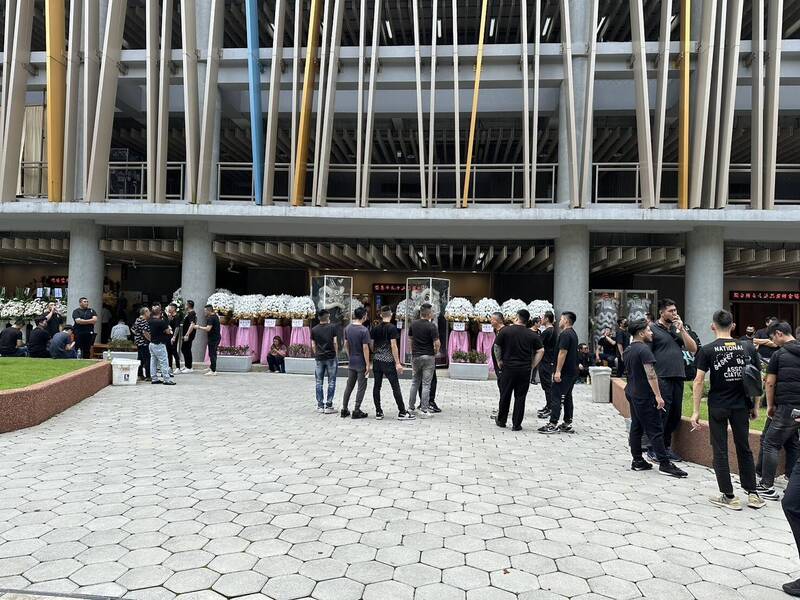 黑道巨枭齊惠生病逝，告別式警力嚴陣以待，揭開菲律賓滅門血案往事