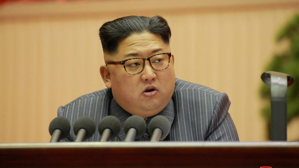 金正恩親自試射新型狙擊步槍，強調特種部隊戰鬥力提升