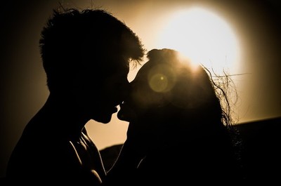 新婚人妻出軌同事引發醜聞：法庭判決賠償30萬元
