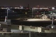 倫敦希斯羅機場提早恢復運作 旅客怨應變措施不足