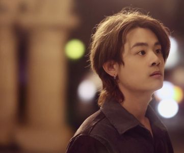 從學生到歌手：吳胤呈為師姐江念庭創作微電影主題曲，展現成長與才華