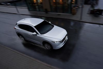 Mazda CX-5淬鍊版震撼價104.9萬元！進口休旅挑戰國產霸主