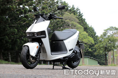 Gogoro 10周年驚喜！推薦新車主抽星宇商務艙飛到飽，豪禮連連