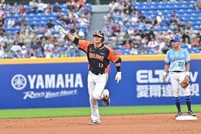 統一獅三響炮轟垮富邦 蒙德茲首勝助獅隊連勝