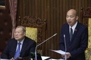 韓國瑜援引憲法力挺周萬來：立法院幕僚無需列席委員會