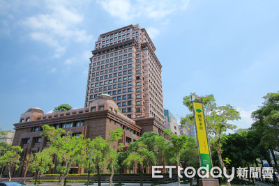 匯損風暴席捲壽險業 富邦金與國泰金股價慘跌
