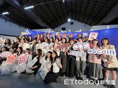 輔大廣告系畢展驚豔登場！68枚「廣告幣」化創意為市場資產