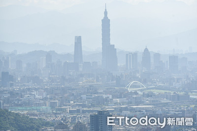 空品直逼「紅色警戒」!連3天一片灰茫茫 北市急籲減少外出