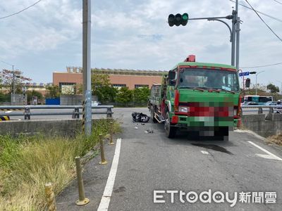 高雄橋頭區致命車禍：大貨車左轉未禮讓，20歲機車騎士命喪輪下