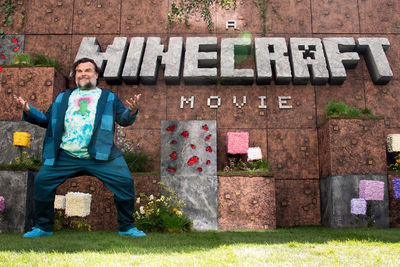 《MINECRAFT麥塊電影》首日狂掃700萬票房，《有病才會喜歡你》成春假國片冠軍