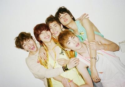 SHINee新歌驚喜發布 鐘鉉遺作《Poet | Artist》引粉絲淚水