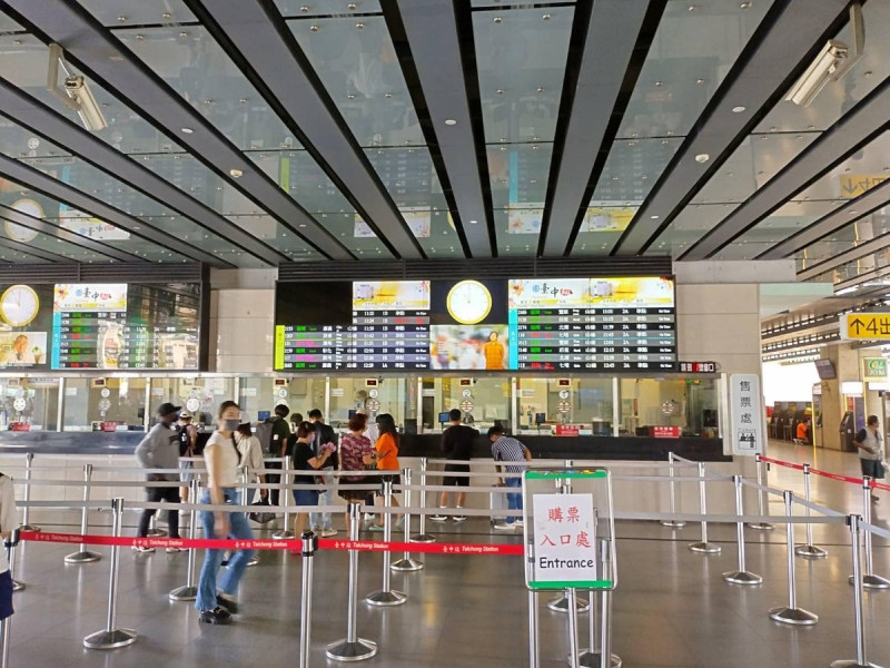 母親節返鄉潮來襲！台鐵加開6班EMU3000型列車，4月11日開放搶票