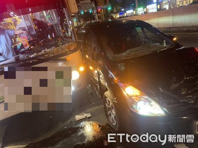台北基隆路驚魂！男子駕車連撞安全島與公車 引發三車追撞
