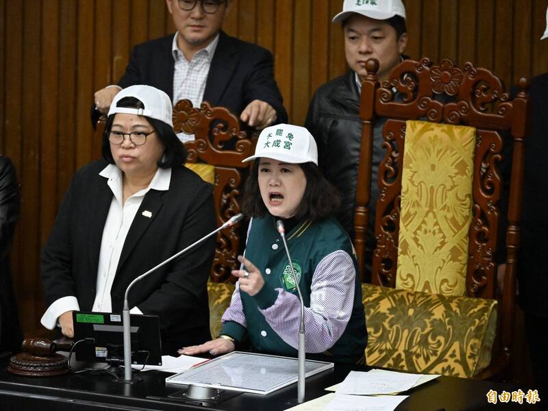 大鬧立法院後 游智彬被爆家族28人「全靠外公寄生在台」